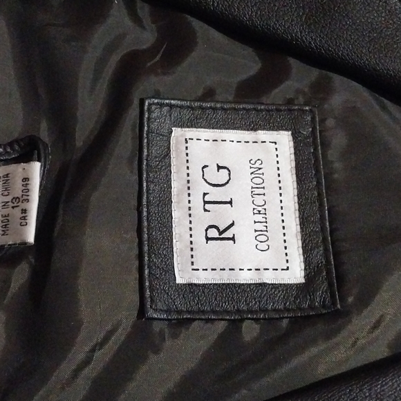 Genuine sleevless leather jacket by RTG COLLECTIONS. - Picture 2 of 4